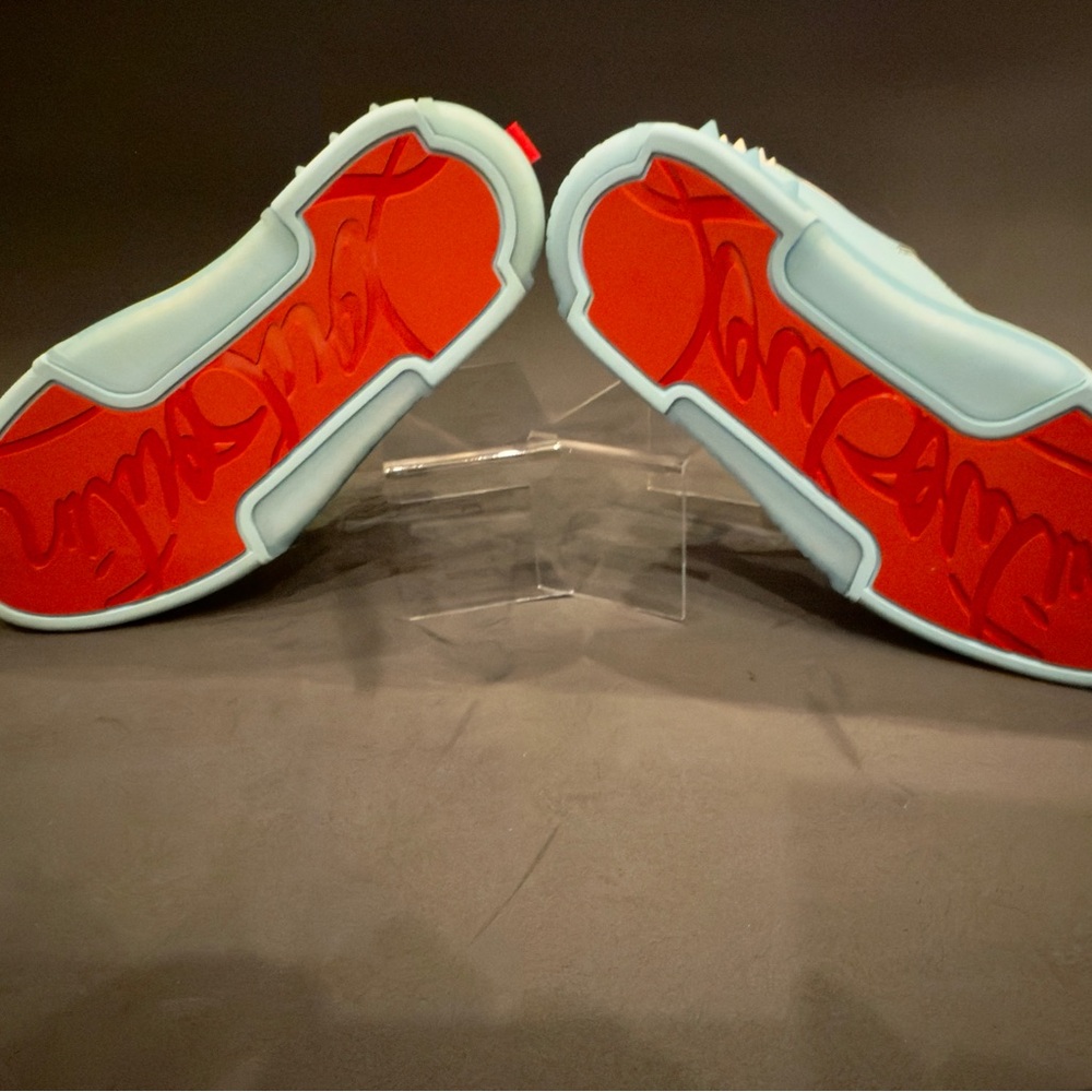 Christian Louboutin
ASTROLOUBI FLAT
Color: mineral blue/white - Picture 3 of 5